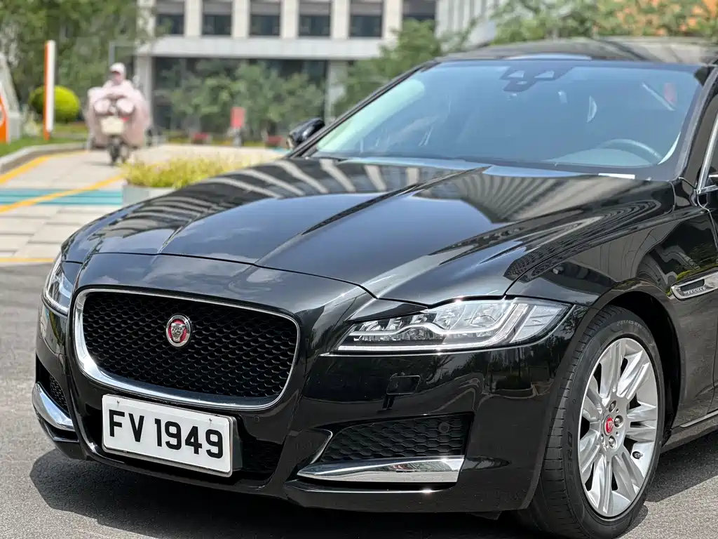 Jaguar XFL 2018 — фото 3