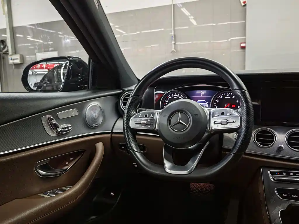 Mercedes-Benz E-Class 2018 — фото 9