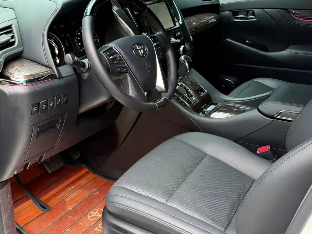 Toyota Alphard 2020