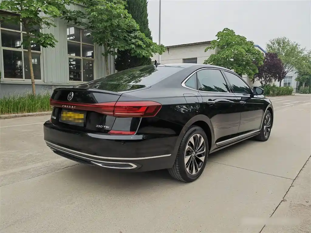 Volkswagen Passat 2023 — фото 12