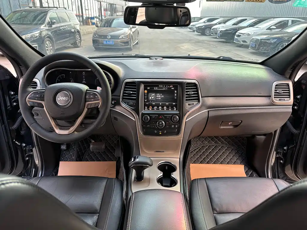 Jeep Grand Cherokee 2015 — фото 10