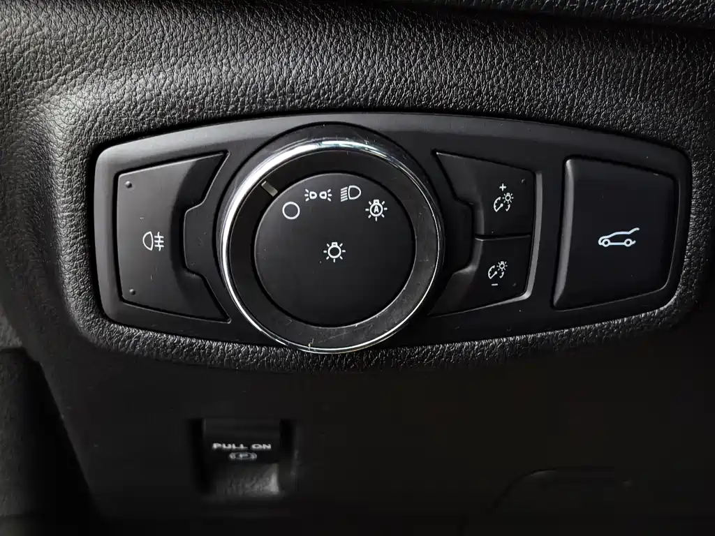 Lincoln MKC 2019 — фото 20