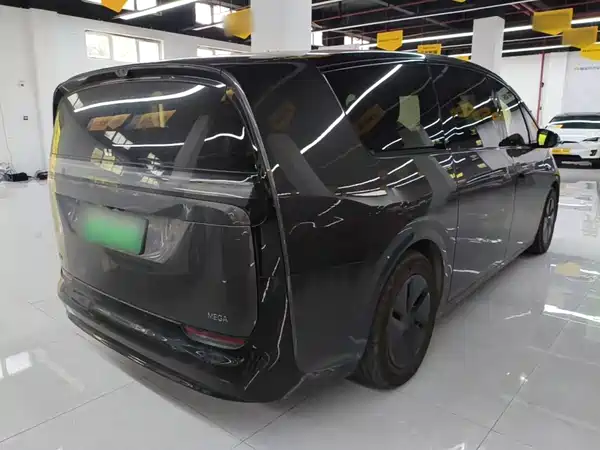 Li Auto MEGA 2025