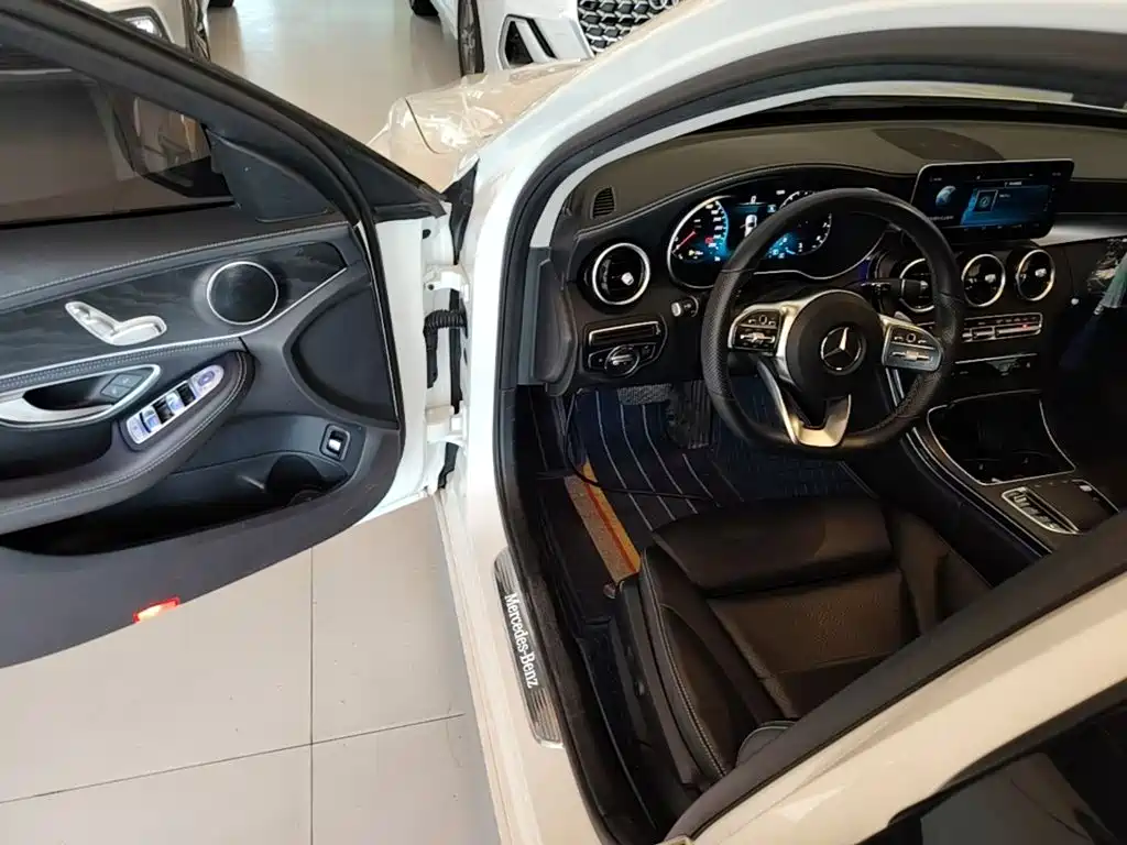 Mercedes-Benz C-Class 2020 — фото 16
