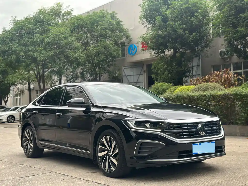 Volkswagen Passat 2023 — фото 3