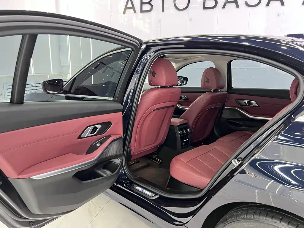 BMW 3 Series 2023 — фото 13