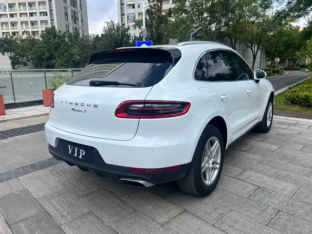 Porsche Macan 2018 — фото 15