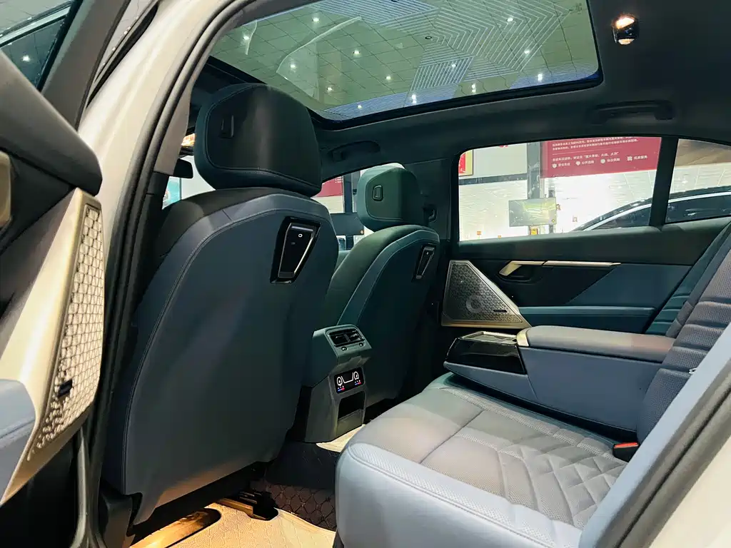 BMW 5 Series 2024