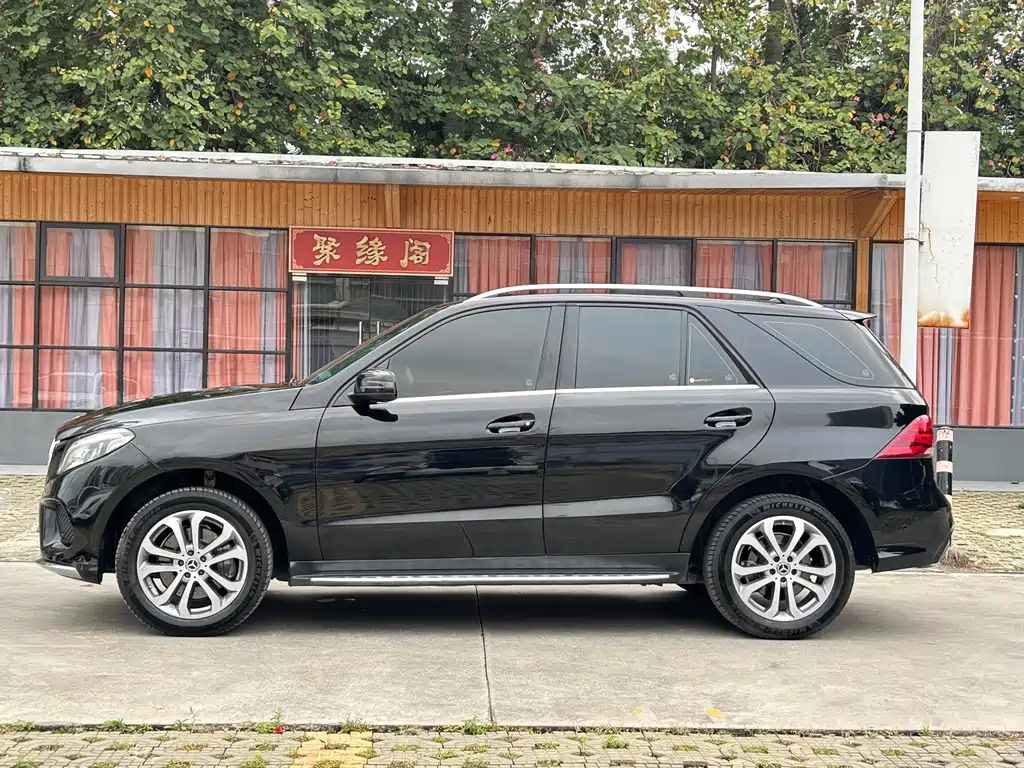 Mercedes-Benz GLE 2017 — фото 4