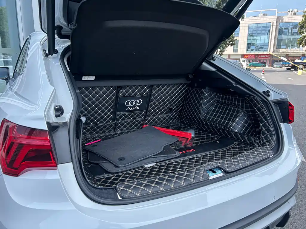 Audi Q3 Sportback 2021 — фото 11
