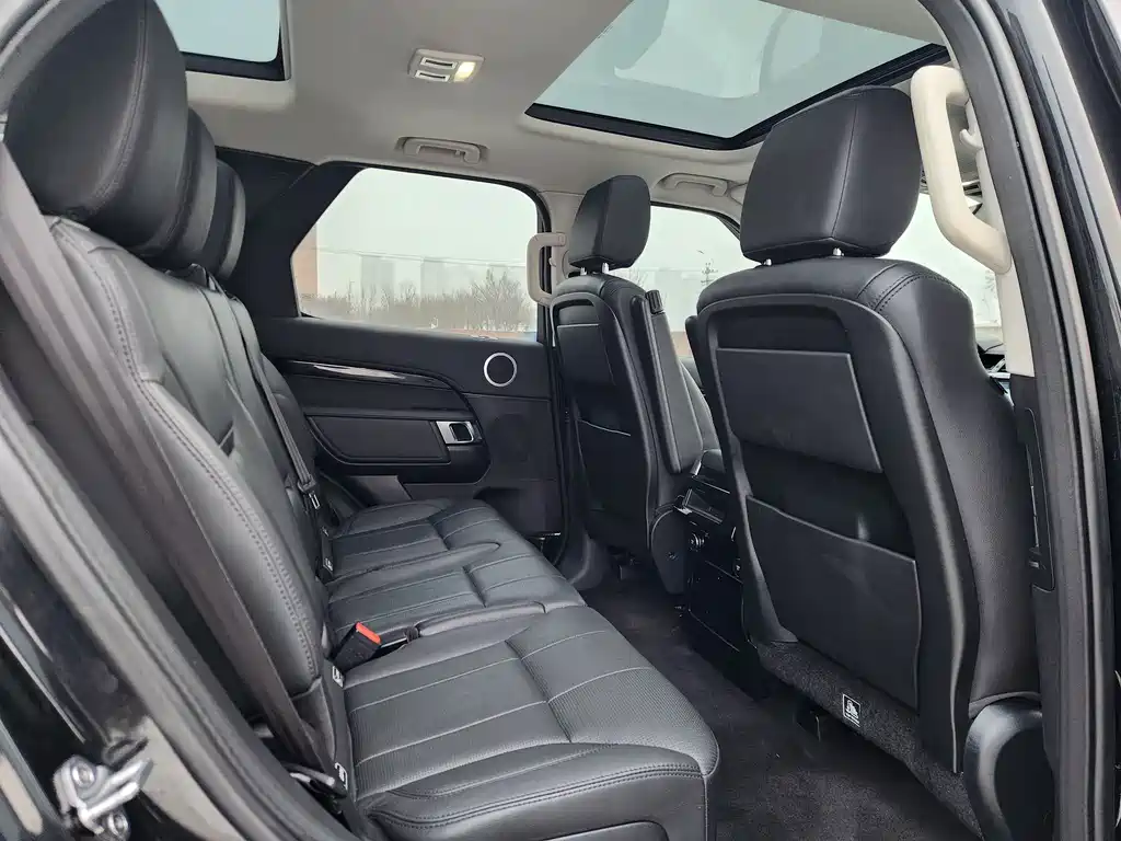 Land Rover Discovery 2019 — фото 9