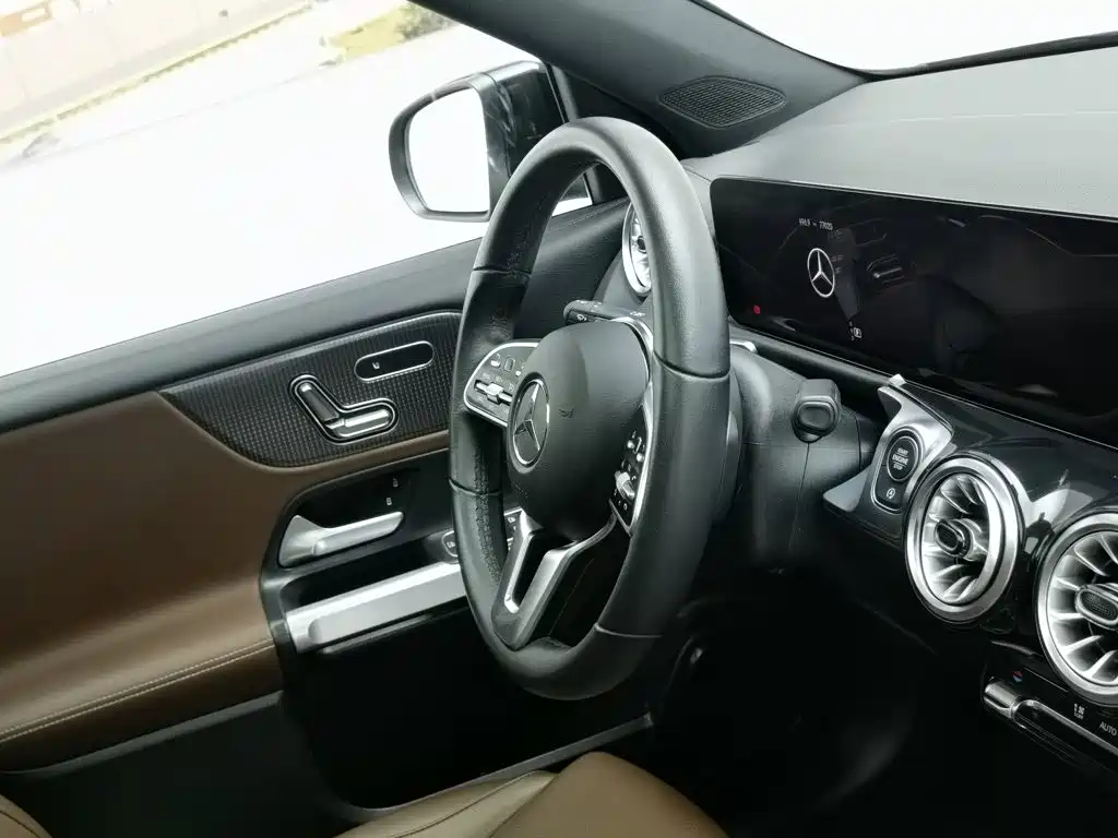 Mercedes-Benz GLB 2022 — фото 22