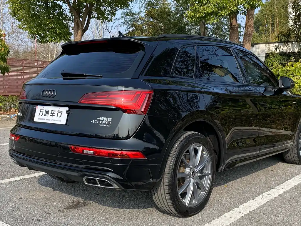 Audi Q5L 2023 — фото 8