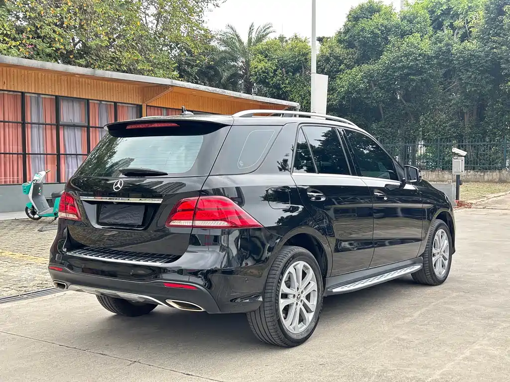 Mercedes-Benz GLE 2017 — фото 8