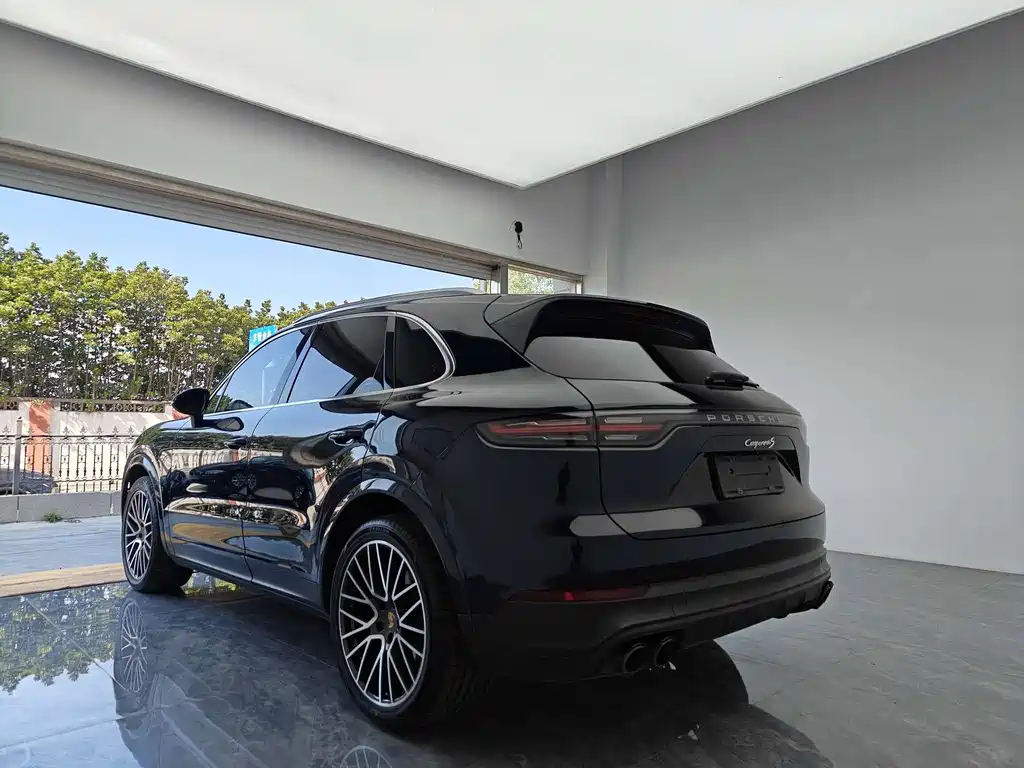 Porsche Cayenne 2019 — фото 4