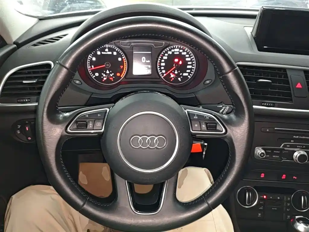 Audi Q3 2017 — фото 11