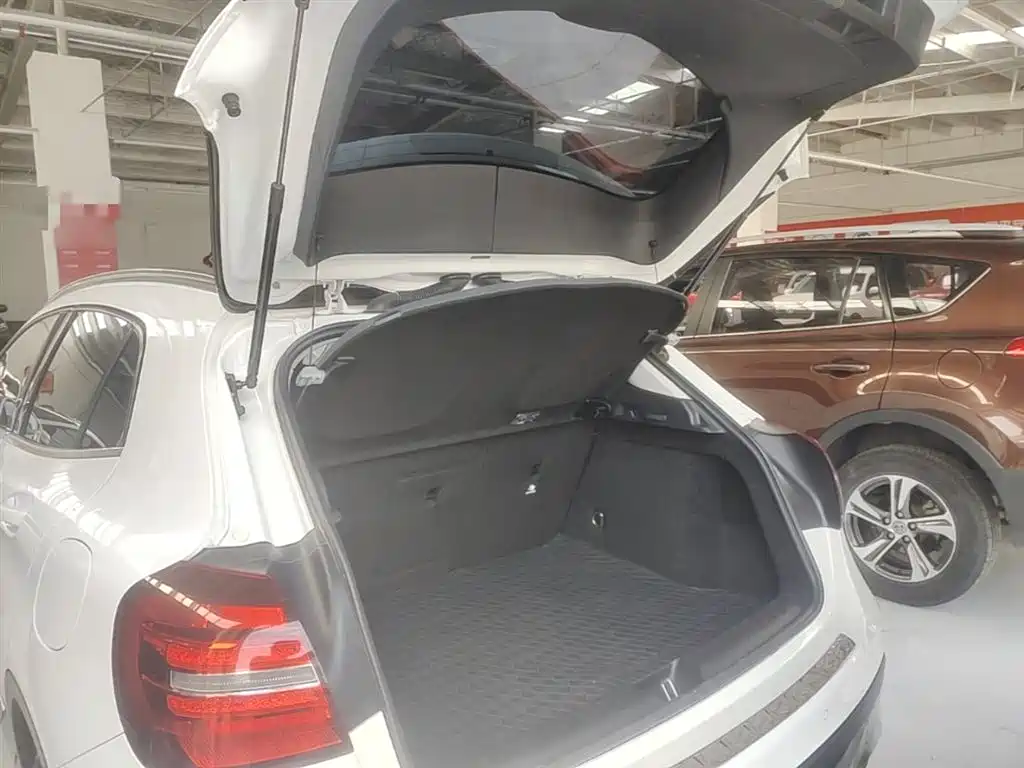 Mercedes-Benz GLA 2017 — фото 19