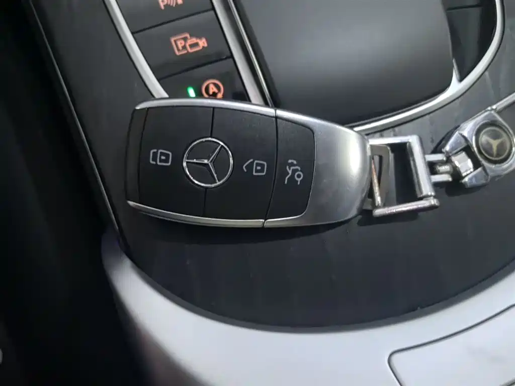 Mercedes-Benz C-Class 2020 — фото 9