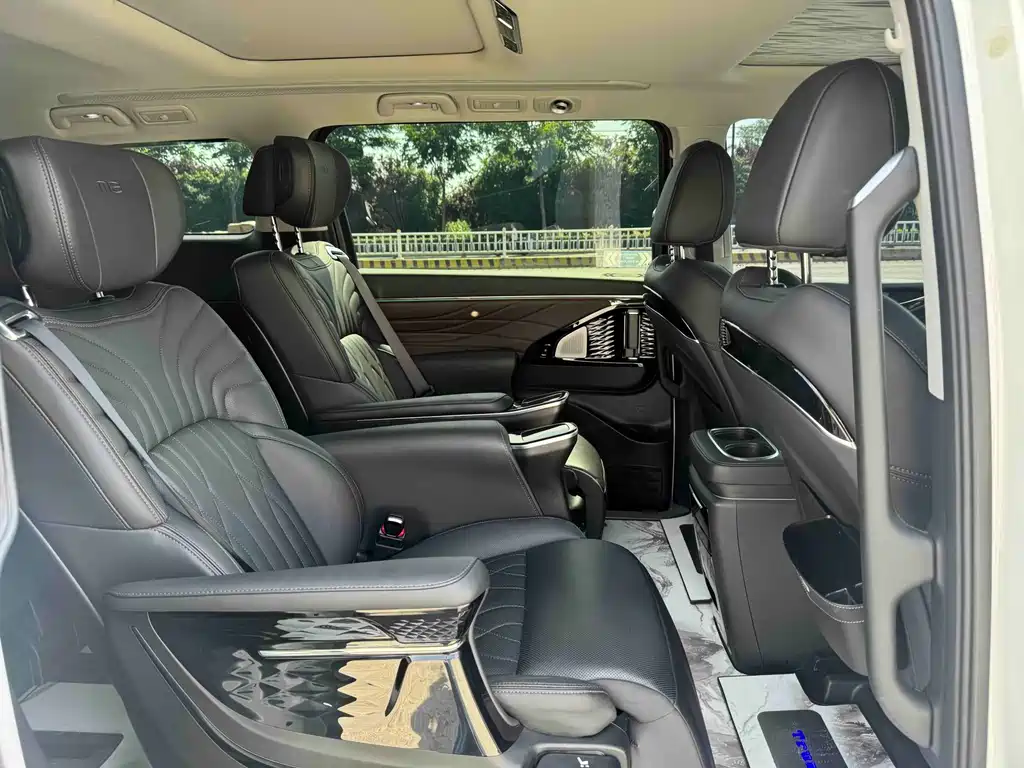 GAC Motor Trumpchi M8 2025 — фото 16
