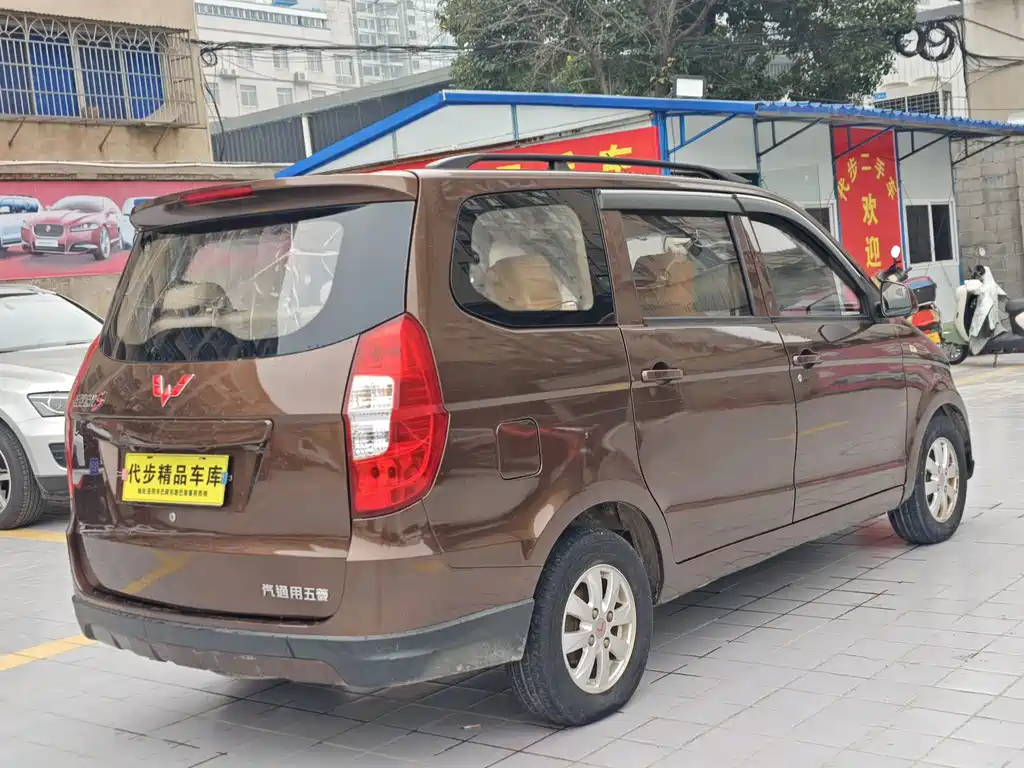 Wuling Hongguang 2018 — фото 20