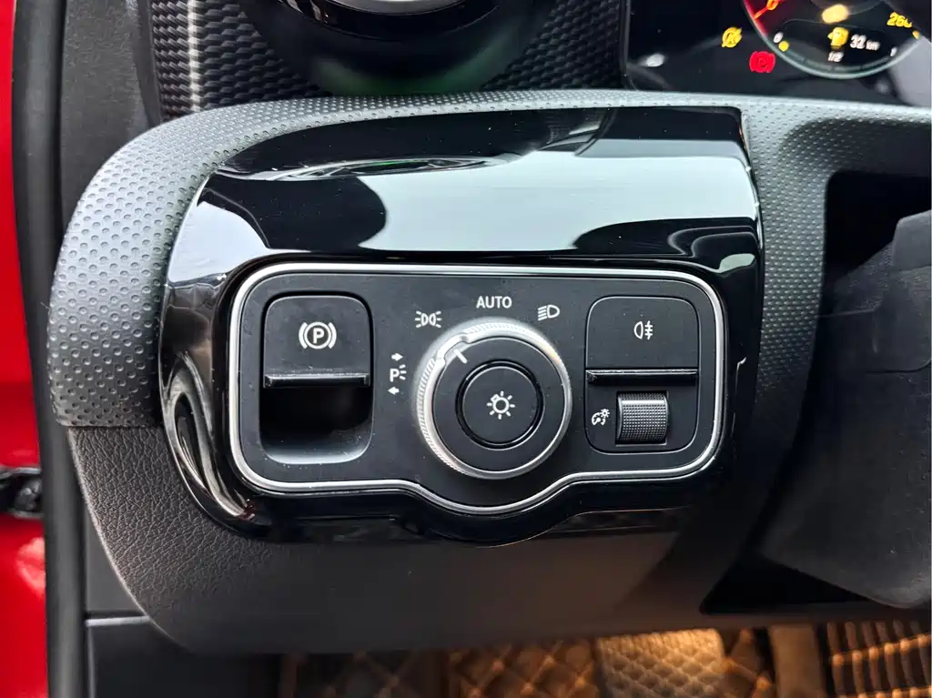 Mercedes-Benz A-Class 2022 — фото 13
