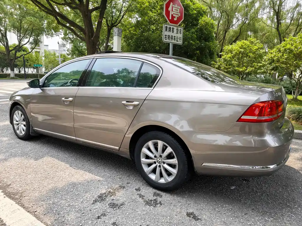 Volkswagen Magotan 2013