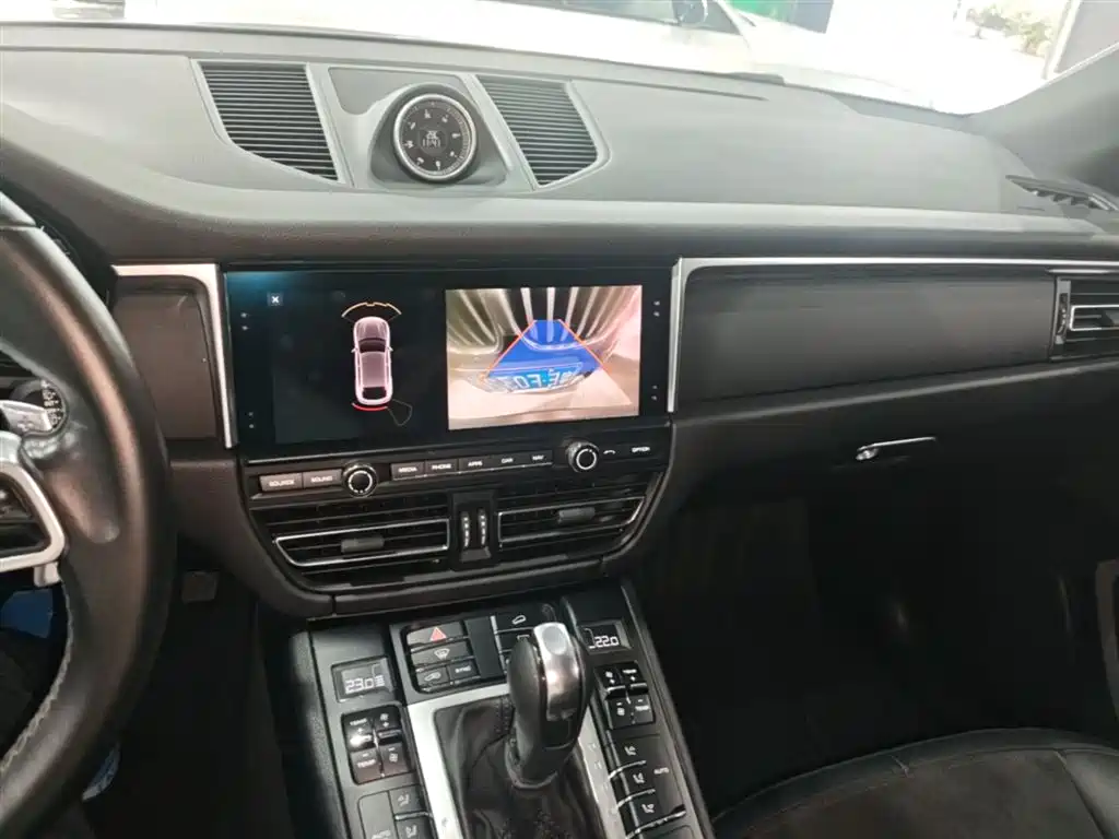 Porsche Macan 2021 — фото 13