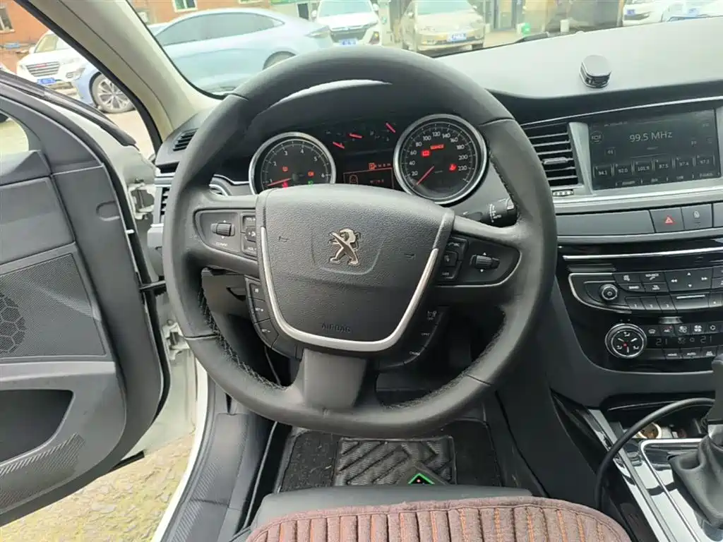 Peugeot 508 2016 — фото 11