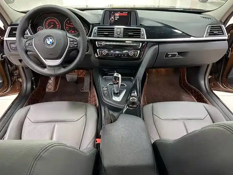 BMW 3 Series 2016 — фото 9