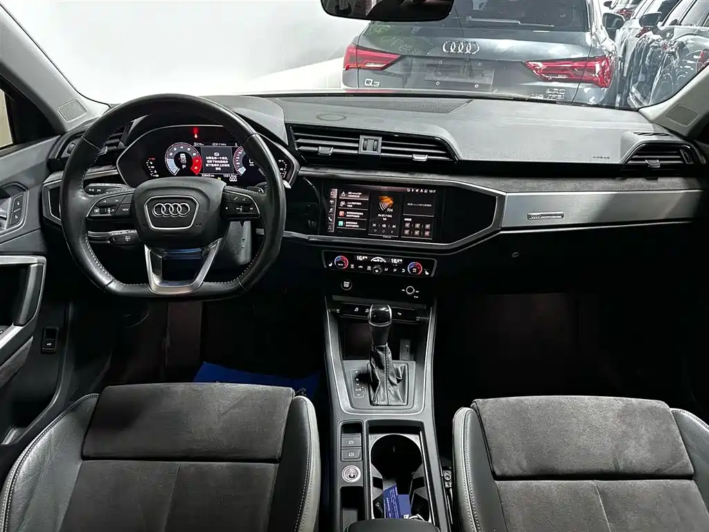 Audi Q3 2022 — фото 16