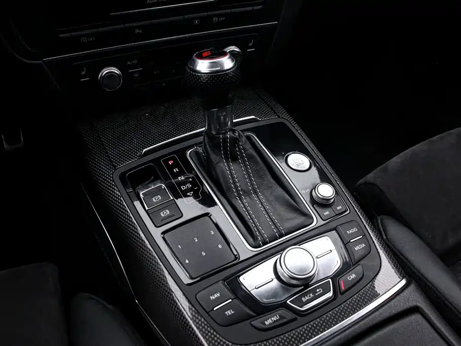 Audi S6 2015 — фото 9
