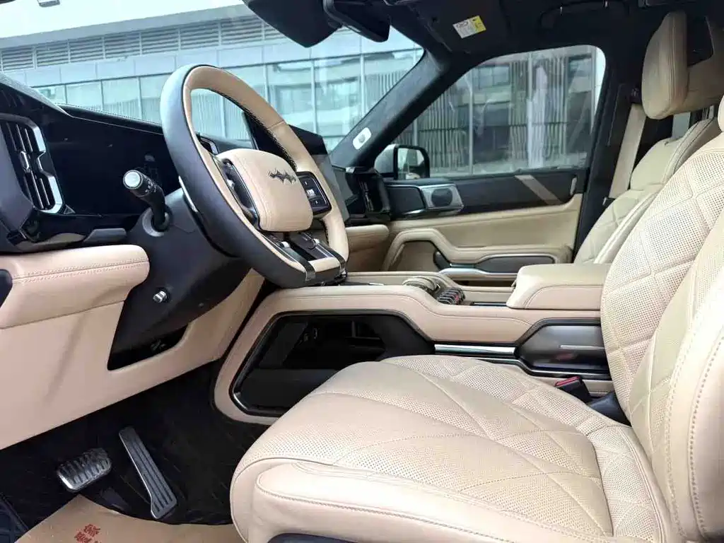 Fang Cheng Bao Leopard 8 2025