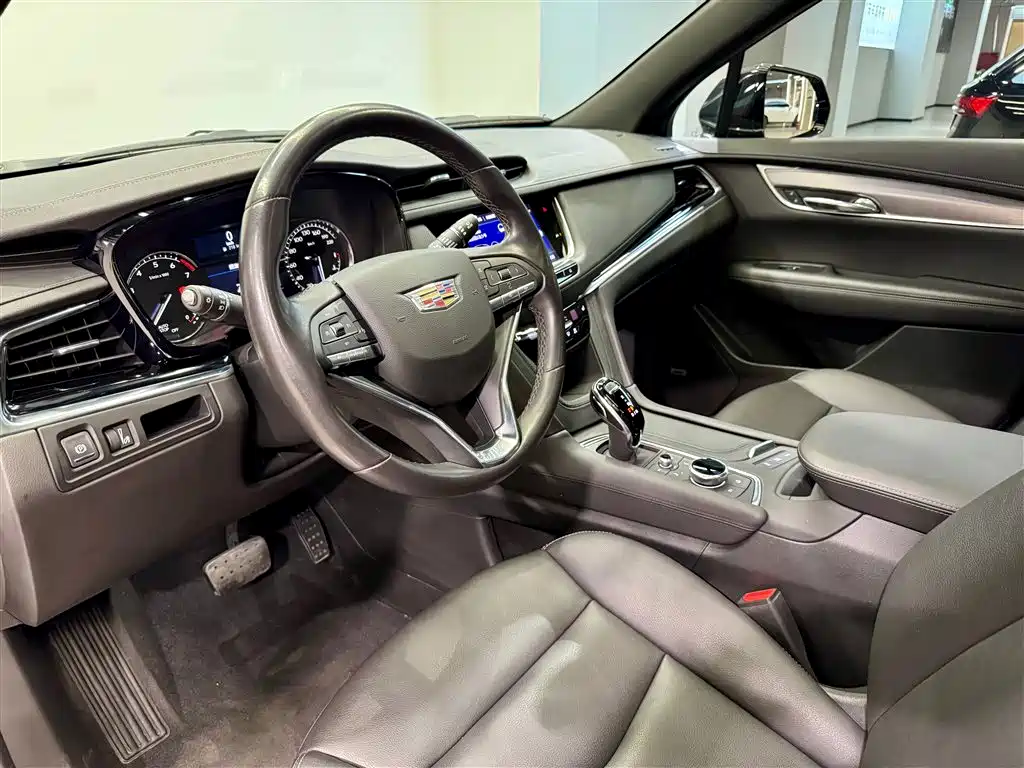 Cadillac XT6 2023 — фото 26