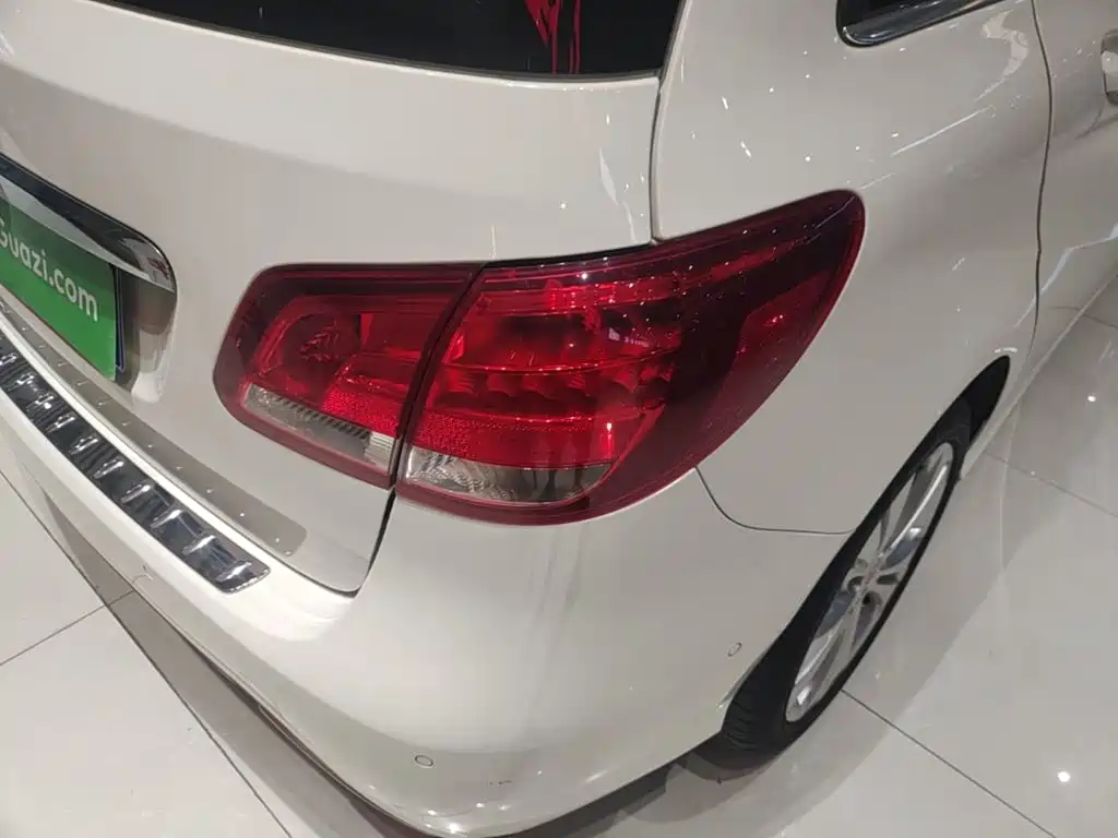Mercedes-Benz B-Class 2018 — фото 24
