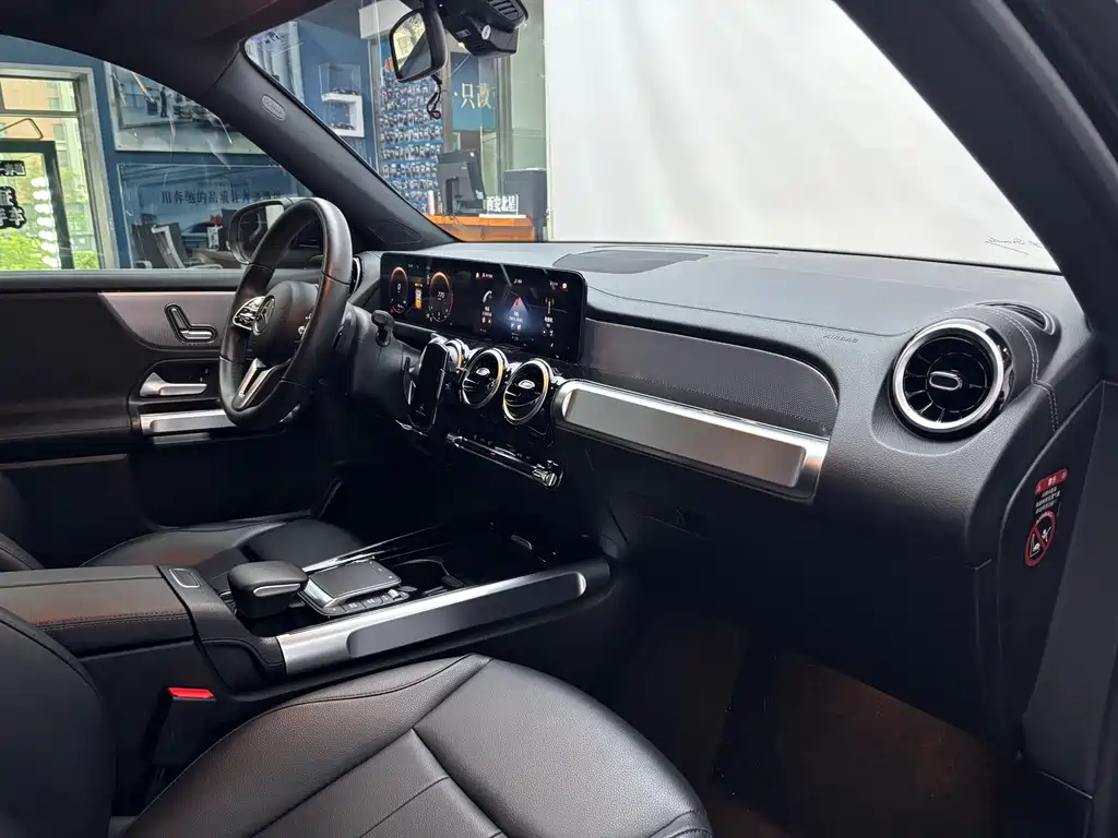 Mercedes-Benz GLB 2022 — фото 13