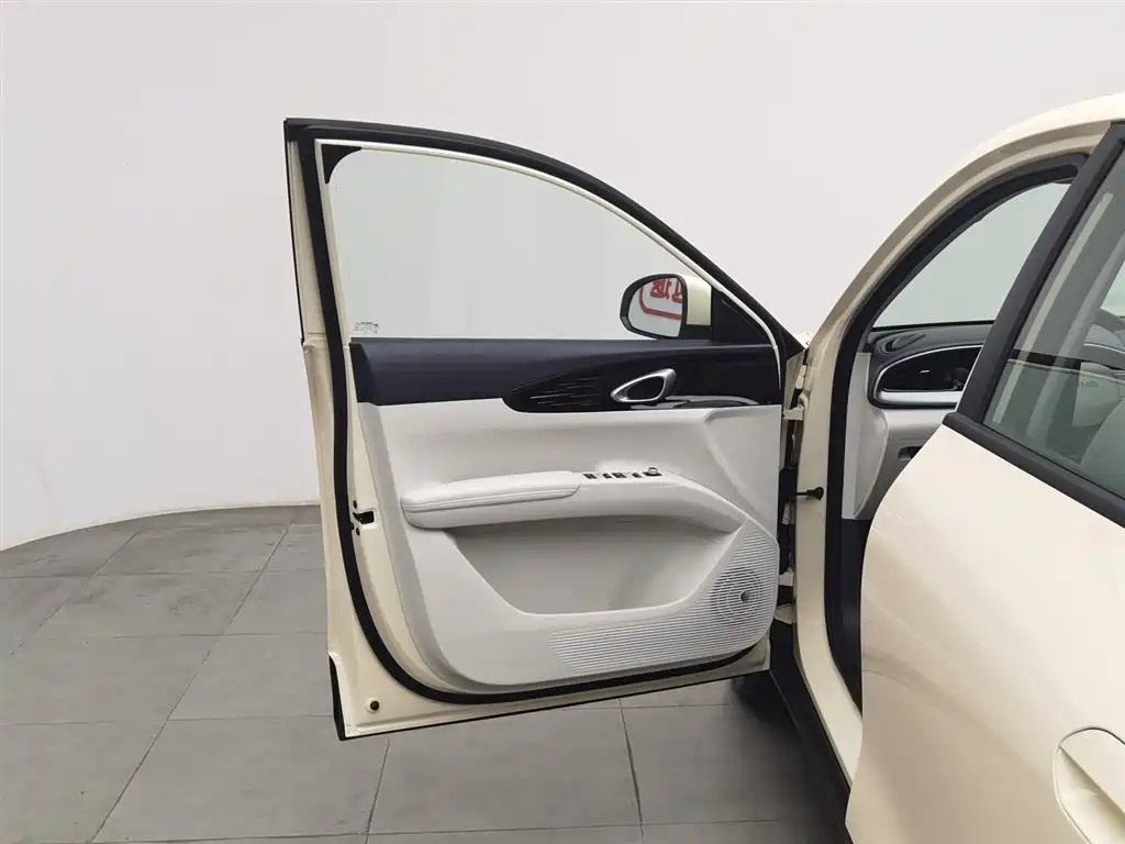 Geely Galaxy Starwish 2025 — фото 8