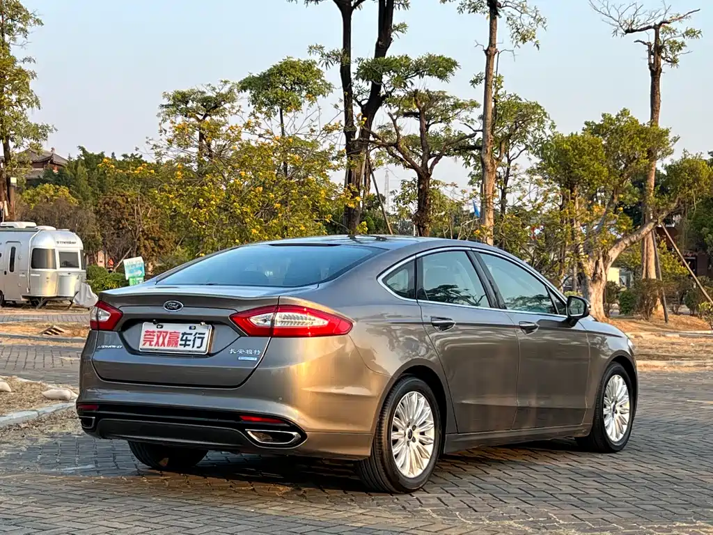 Ford Mondeo 2014 — фото 7