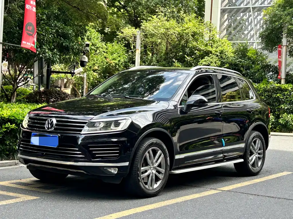 Volkswagen Touareg 2017 — фото 1