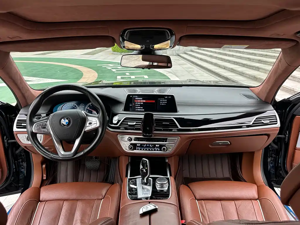 BMW 7 Series 2018 — фото 4