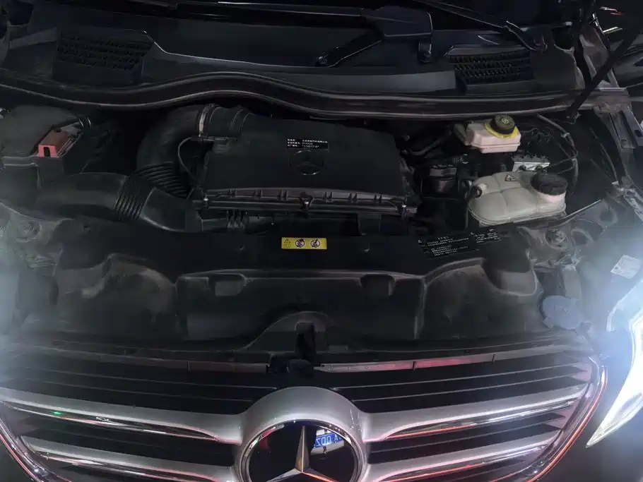 Mercedes-Benz V-Class 2020 — фото 10