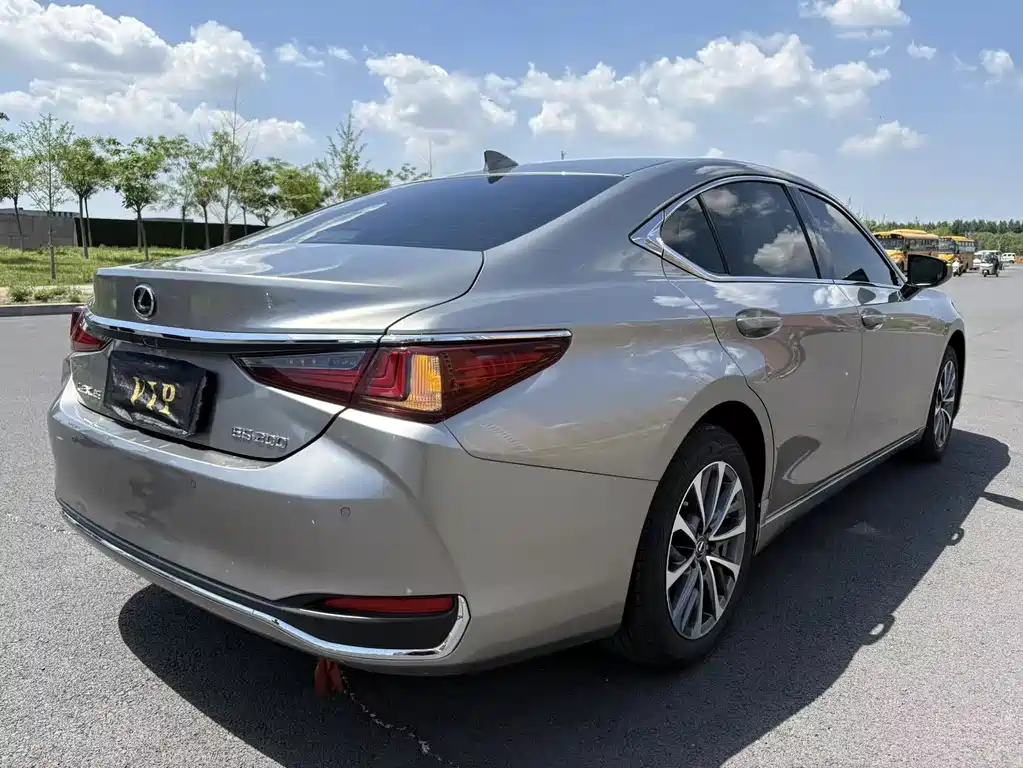 Lexus ES 2024 — фото 7