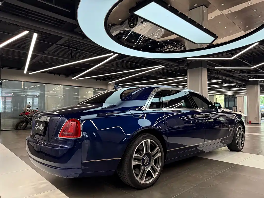 Rolls-Royce Ghost 2016 — фото 5