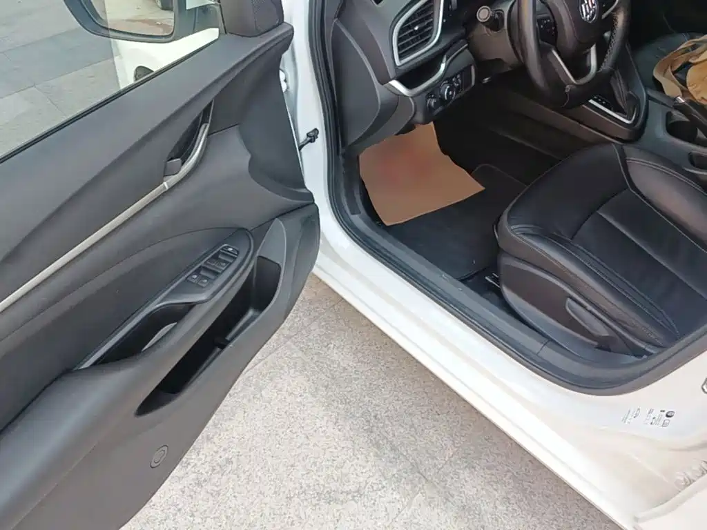 Buick Excelle 2019 — фото 16