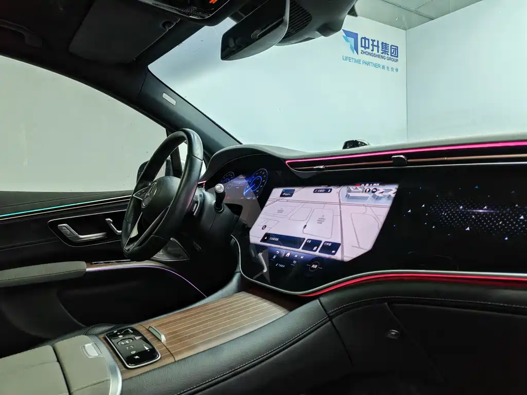 Mercedes-Benz EQS SUV 2023 — фото 15