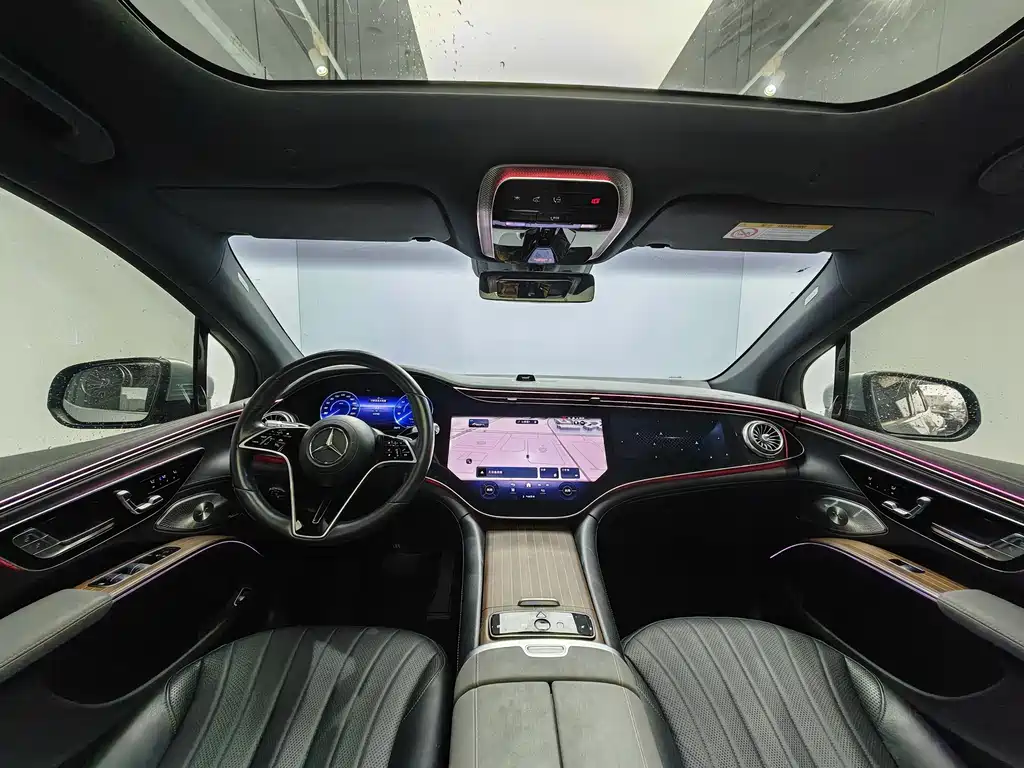 Mercedes-Benz EQS SUV 2023 — фото 10