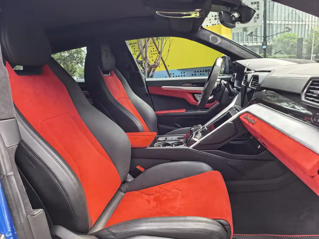 Lamborghini Urus 2019 — фото 13
