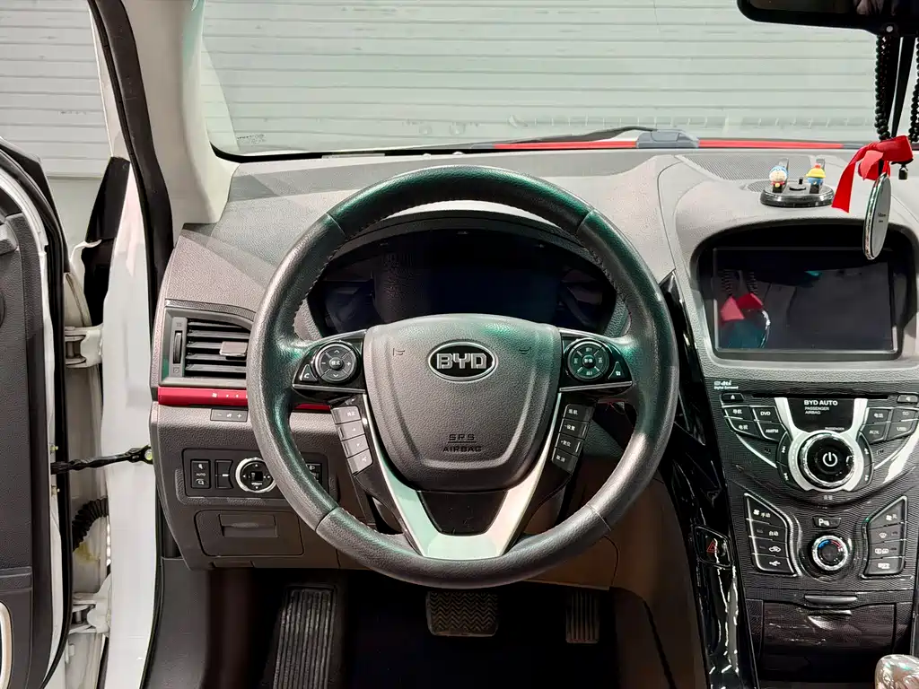 BYD Qin NEV 2015 — фото 15