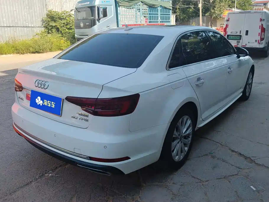 Audi A4L 2019