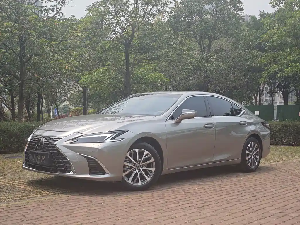 Lexus ES 2025 — фото 1