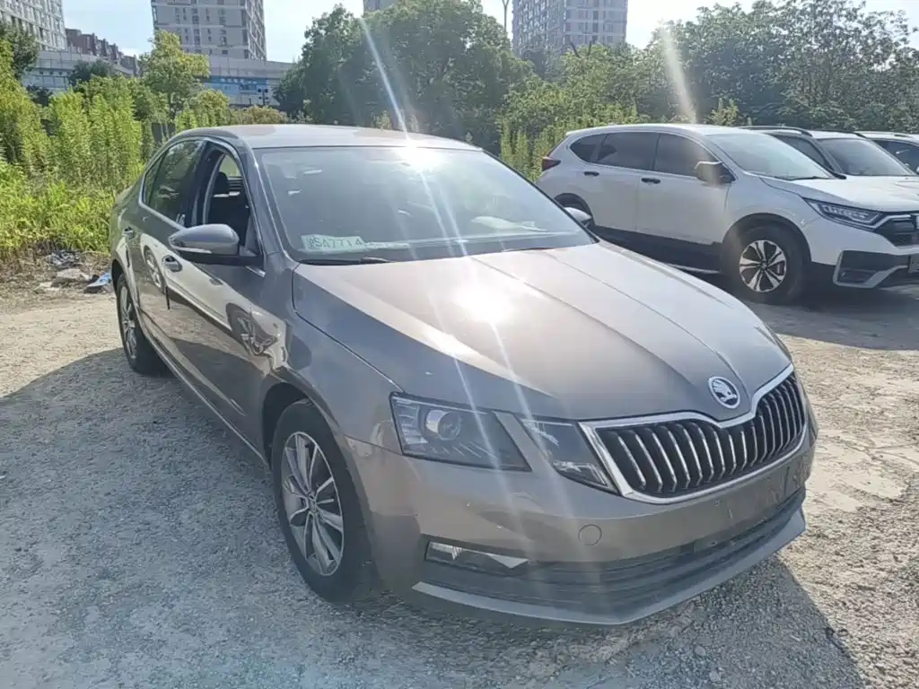 Skoda Octavia 2022 — фото 4